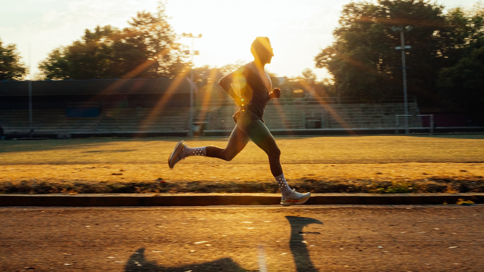 Zone 2 vs Zone 3 Training: What the Middle Zone Actually Does (and When to Use It)